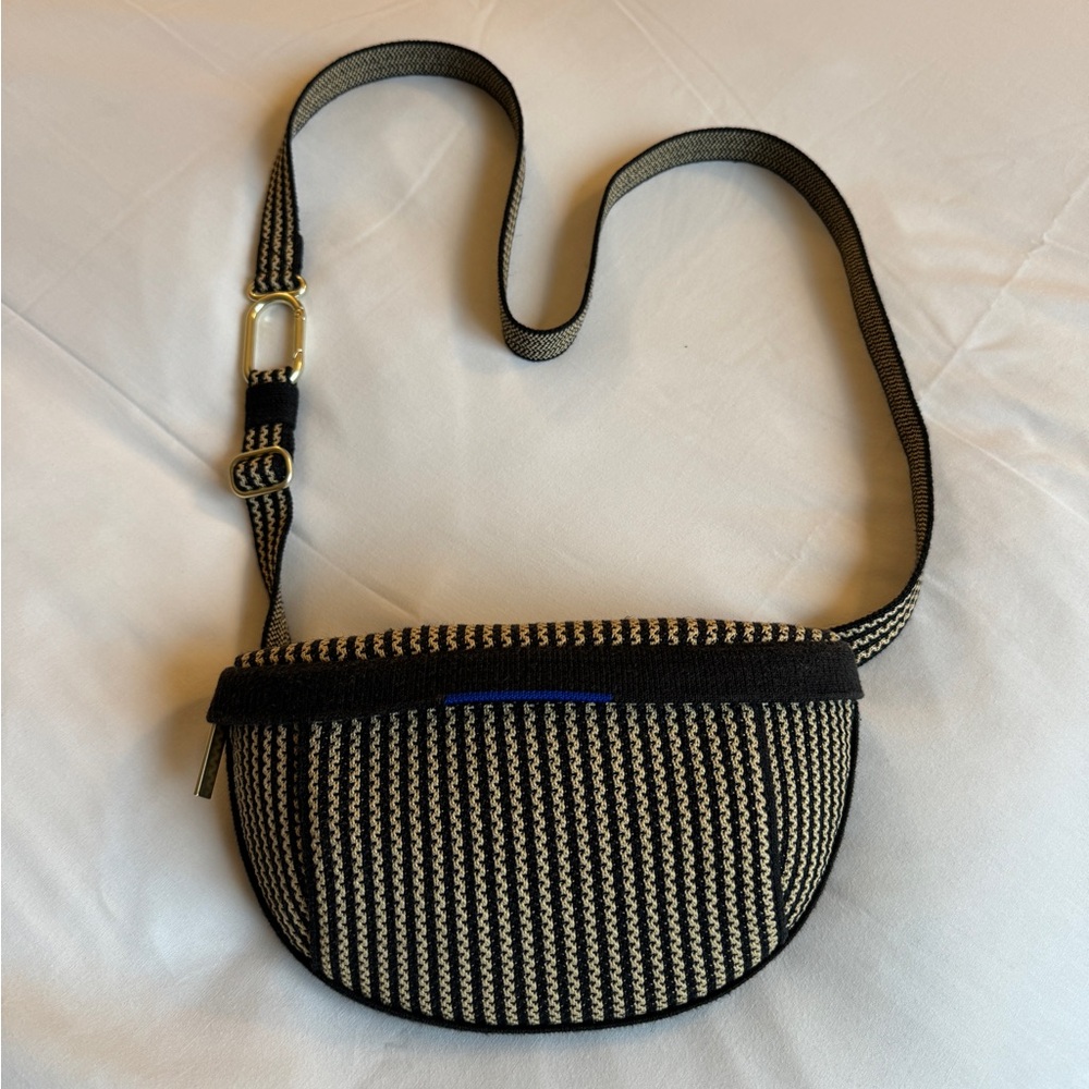 Rothy’s The Casual Sling bag (New! ✨)